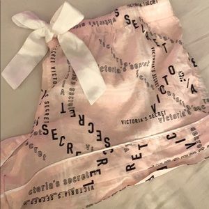 Victoria’s Secret long sleeve pajama set